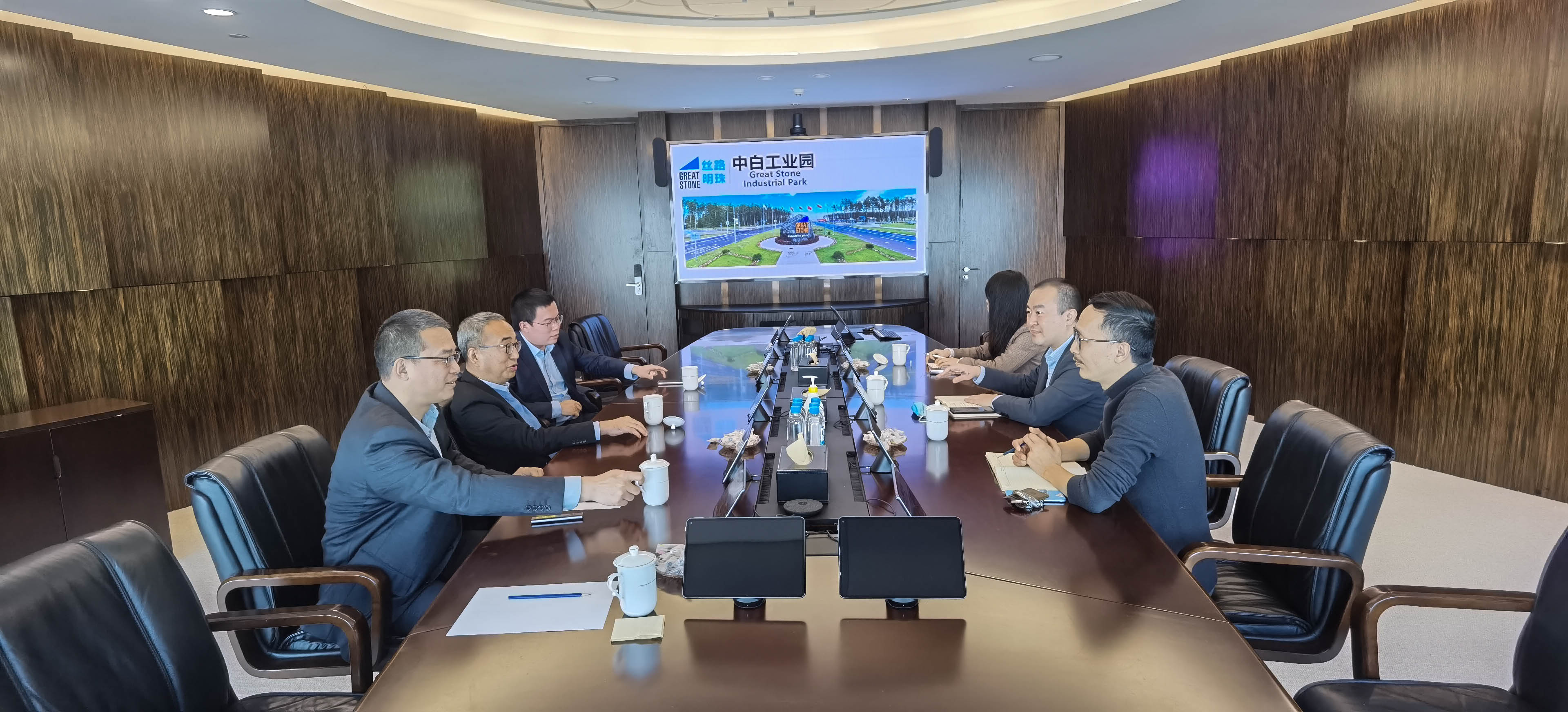 李鐘漢總經(jīng)理赴廈門(mén)建發(fā)-1.jpg 李鐘漢總經(jīng)理赴廈門(mén)建發(fā)-1.jpg